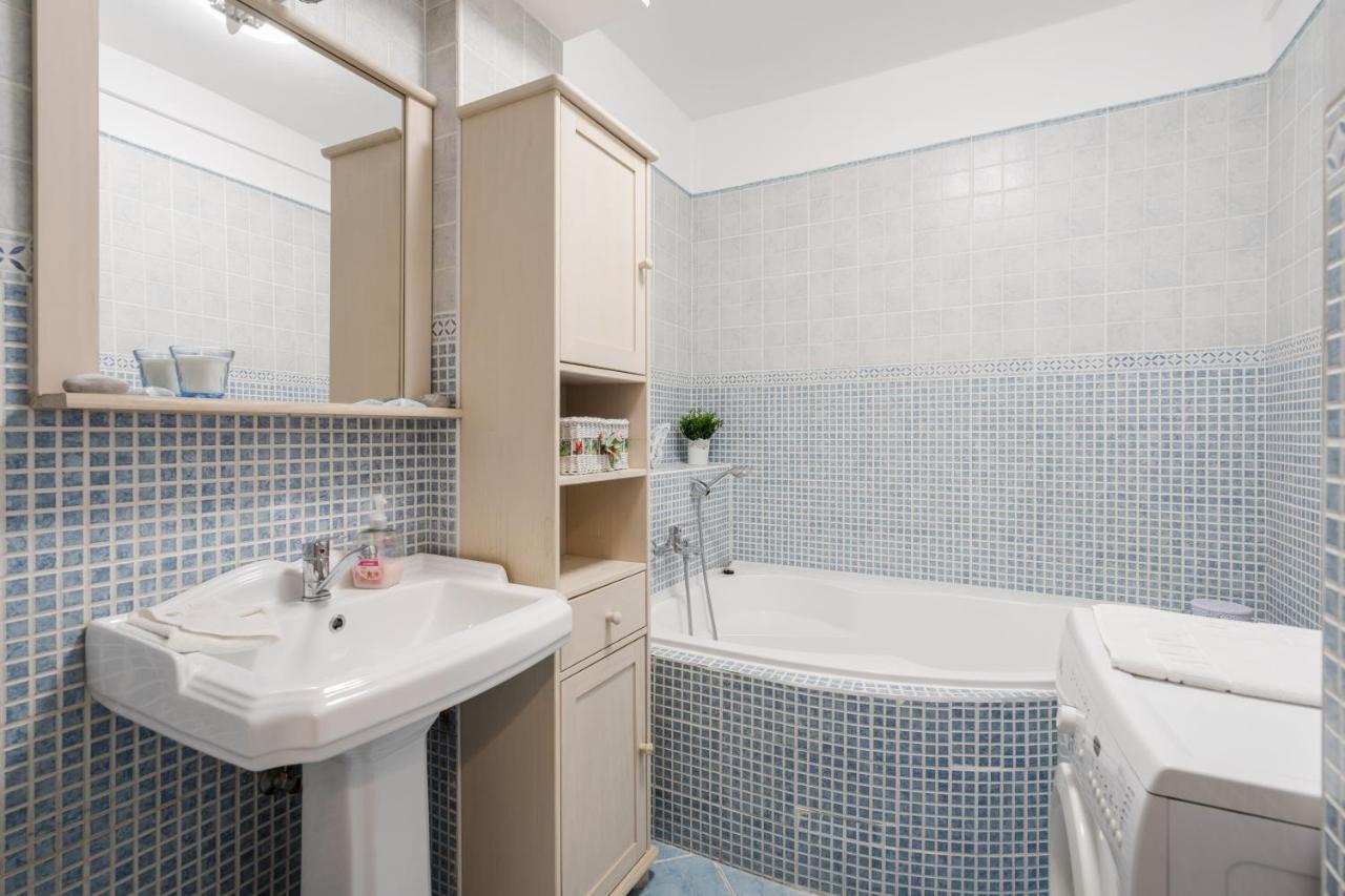Apartment Belleville With Balcony Budapest